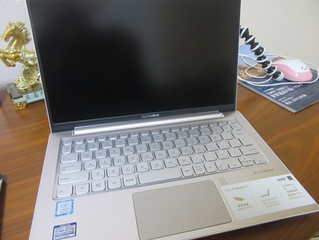 ASUS ノートパソコン VivoBook S